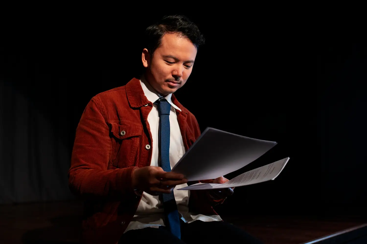 Karachi private investigator conducting corporate investigation and due diligence.